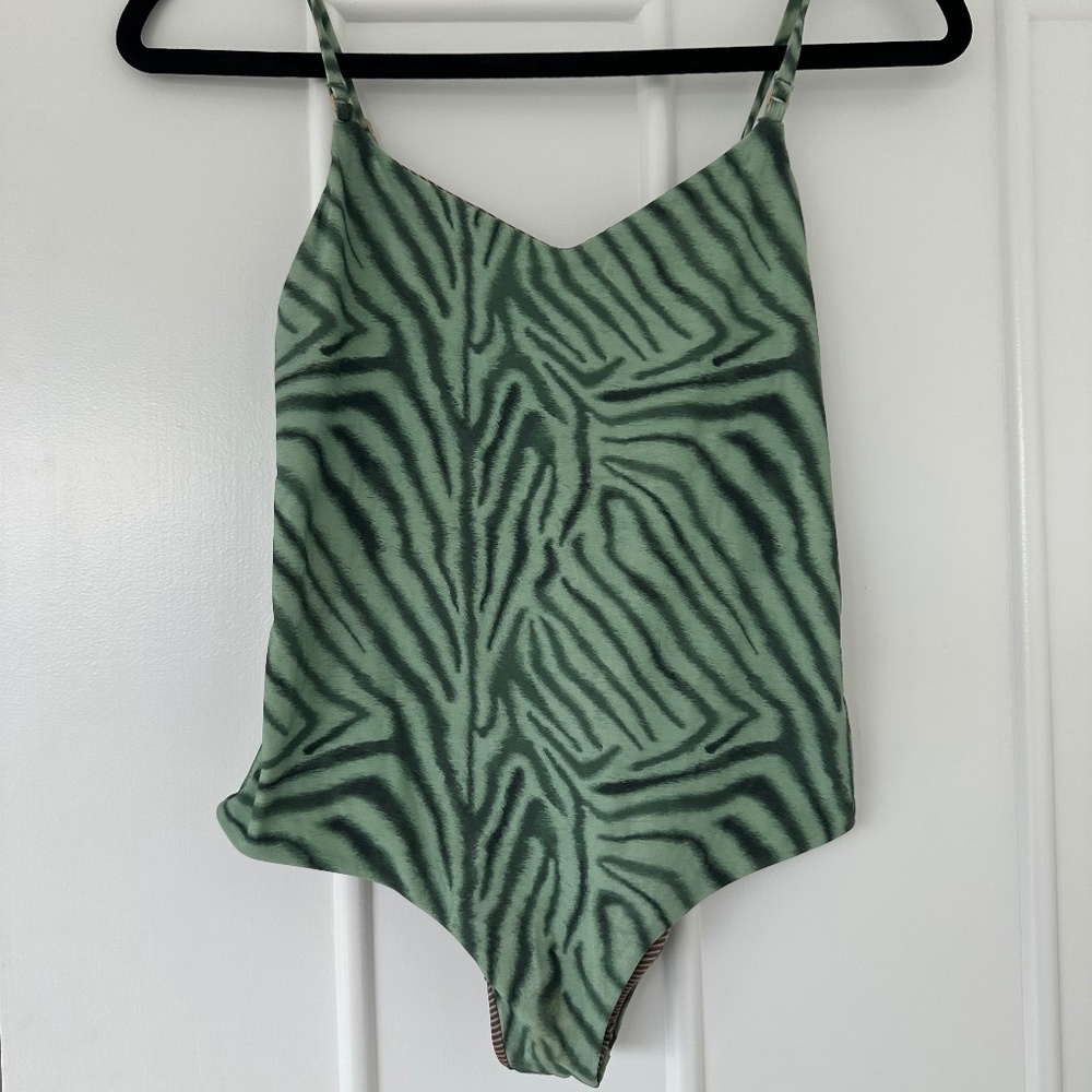 Acacia one piece